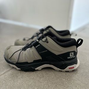 Salomon hiking shoe